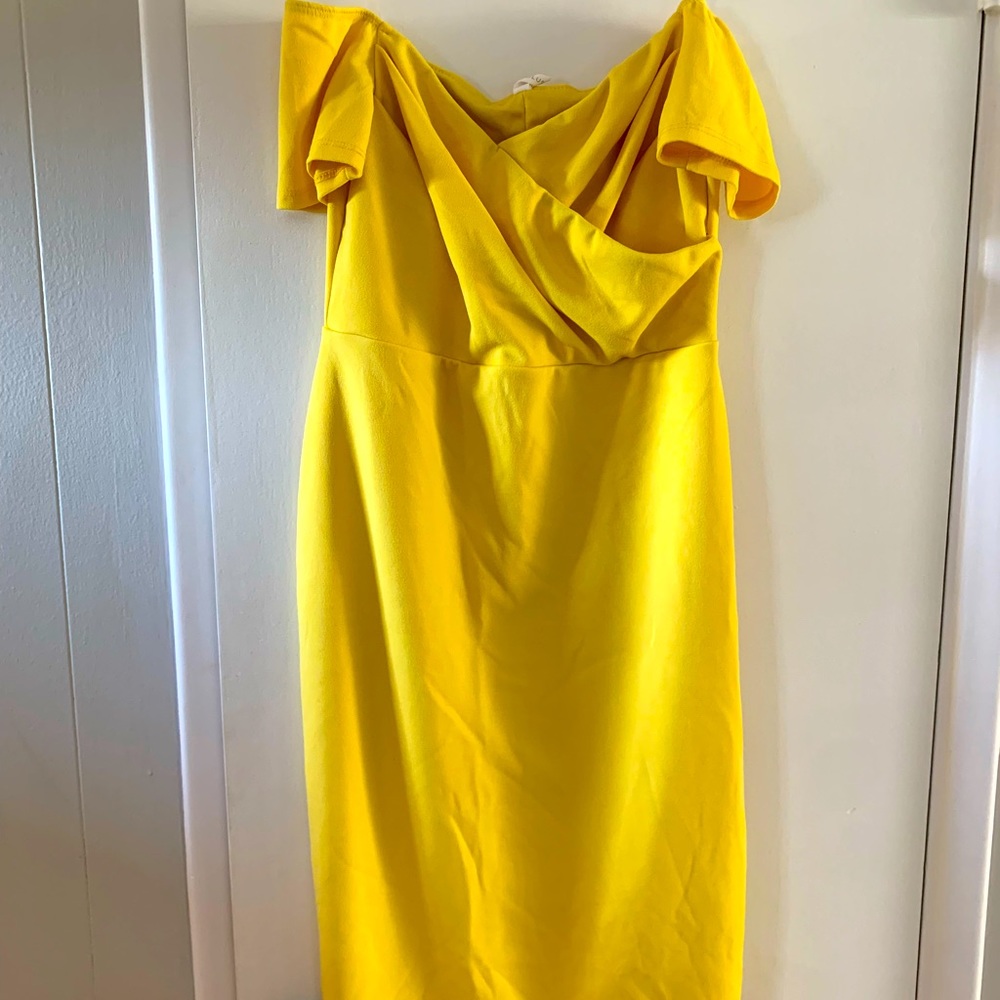 Yellow off the shoulder PinkBlush maternity dress size small